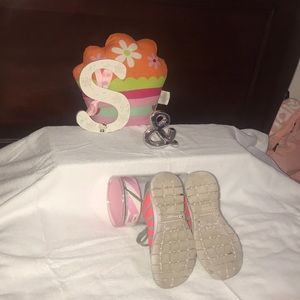 Orange and grey sneakers. Brand: Champion